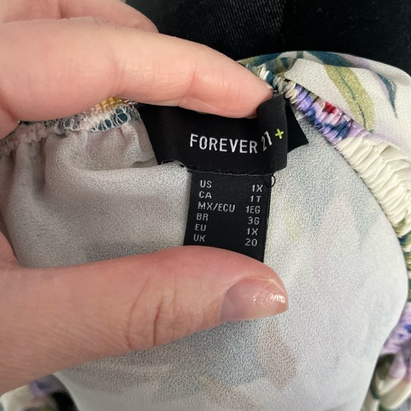 Forver21 Plus Off-the-Shoulder Floral Top Size 1X - Picture 7 of 7